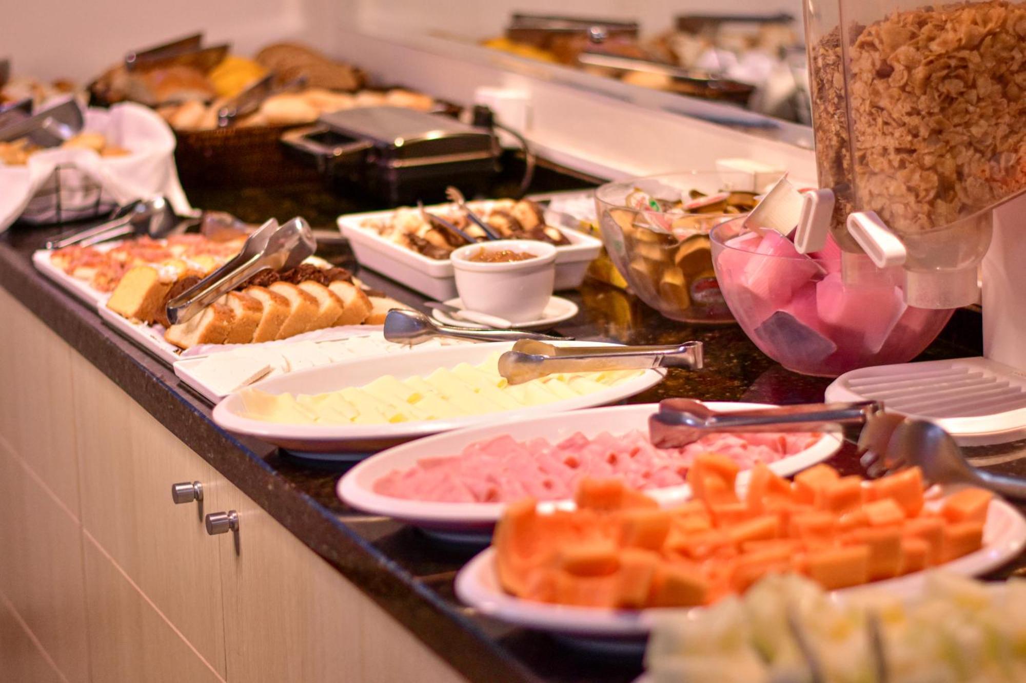 קוריטיבה Barigui Park Hotel מראה חיצוני תמונה